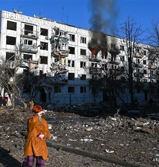 Verwoesting na een Russische bombardement in Chuhuiv, in de regio Kharkiv, Oost-Oekraïne (Foto Justin Yau/Sipa USA/Mondadori Portfolio)