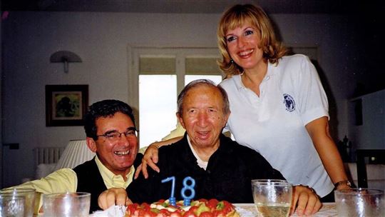 Jone Echarri en haar man, Jesús Carrascosa, op de 78e verjaardag van don Giussani