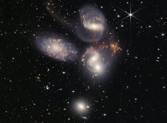 De vijf sterrenstelsels van Stephan's Quintet (©NASA)