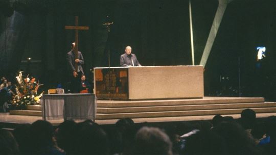 Lourdes, 17. Oktober 1992. Homilie van don Giussani vooarafgaand aan de kruisweg (©Fraternità CL)