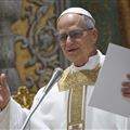 Paus Leo XIV tijdens de Missa Pro Ecclesia met de kardinalen in the Sixtijnse Kapel (Ansa/Epa/Vatican Media)
