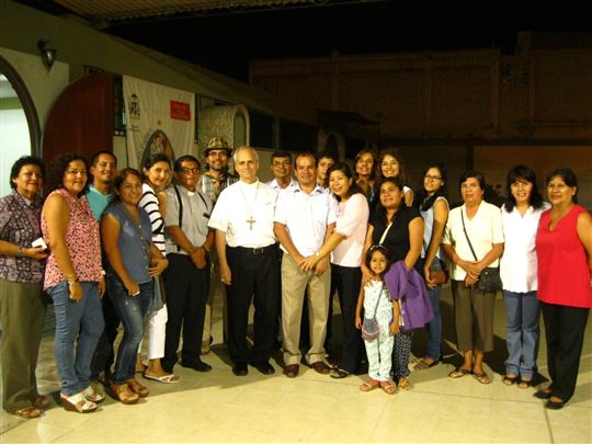 Mgr. Prevost met de CL-gemeenschap in Chiclayo