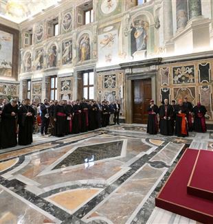 Paus Leo XIV tijdens de plenaire vergadering van de Reünie van Hulporganisaties voor de Oosterse Kerken (©Vatican Media/Catholic Press Photo)
