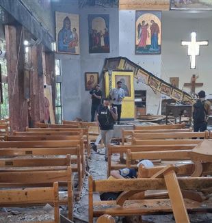 De Grieks-orthodoxe kerk van Mar Elias in Damascus, na de aanslag (©Ansa/Foto door Balkis Press/ABACAPRESS.COM)