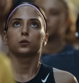 Een frame uit de reclamespot “Why do it?”