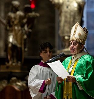 Mgr. Mario Delpini kondigt de afsluiting aan van de diocesane fase van de zaligverklaring van don Giussani (©Giovanni Dinatolo)