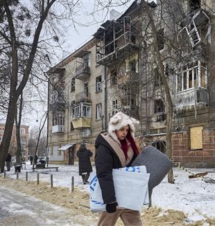 Een straat in Charkov (©Ansa/Epa/Sergey Kozlov)