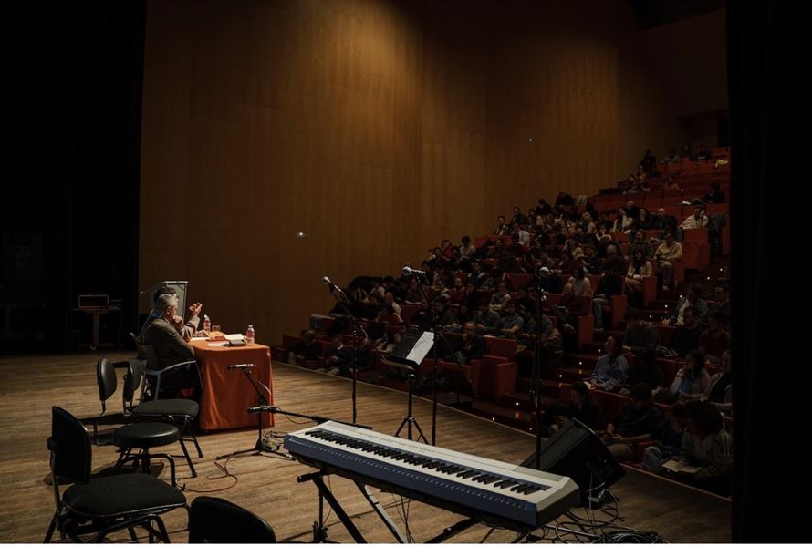 Een moment tijdens de bijeenkomst (© Mercedes Laviña)