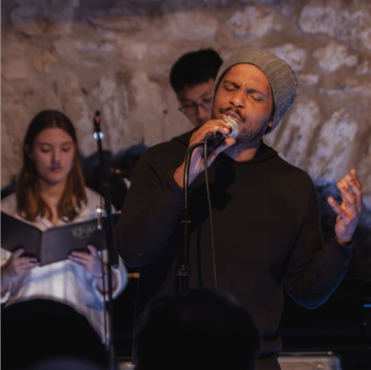 Jared McNeill in ‘Choruses from The Rock’ (© Tommaso Squicciarini)