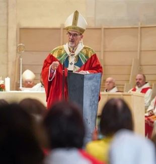 Kardinaal Pizzaballa tijdens de viering van het Pinksterfeest (© LPJ)