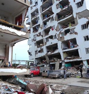 De verwoesting in Catia La Mar, in Venezuela, na de aardbeving (©Ansa/Epa/Ronald Pena R)