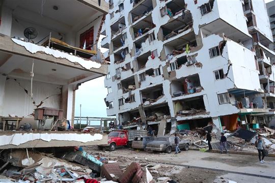 De verwoesting in Catia La Mar, in Venezuela, na de aardbeving (©Ansa/Epa/Ronald Pena R)