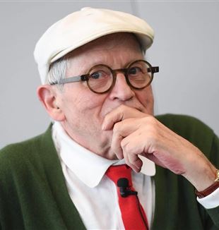 David Hockney in 2016 (©Ansa/Epa/Arne Dedert)