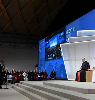 Davide Prosperi begroet paus Leo XIV (©Vatican Media)